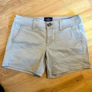 American Eagle MIDI khaki short, 2